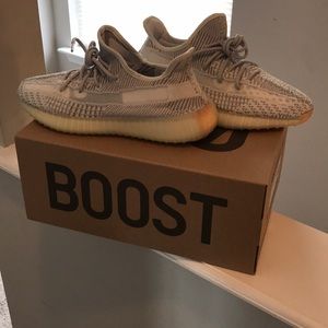 Brand new Adidas YEEZY BOOST 350 Yeshay Size 9 US